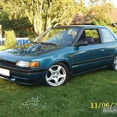 Mazda 323 1.3i 16v LX *SOLGT*