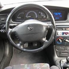 Opel Vectra v6 (solgt)