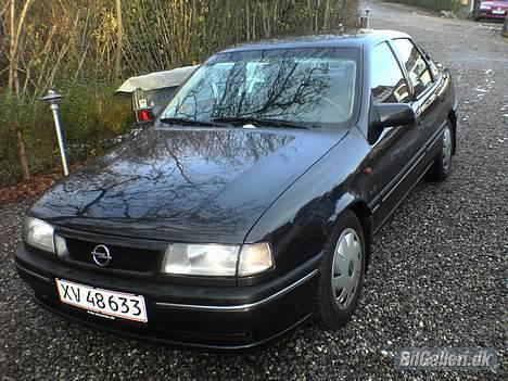 Opel Vectra A 2.0i 16v SOLGT - Ja, bilen helt standard, få dage efter jeg fik den! billede 1