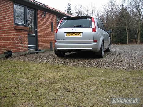Ford Focus C-Max Ghia - Indfarvet Spoiler og bagerste nederste del af bag koffanger billede 9