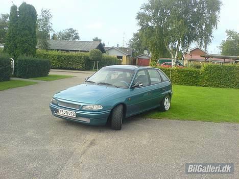 Opel astra f -> solgt <- billede 2