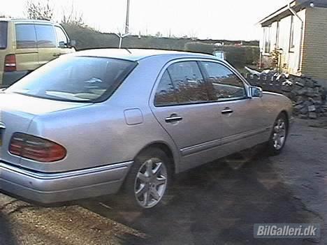Mercedes Benz E300 D Turbo solgt billede 12