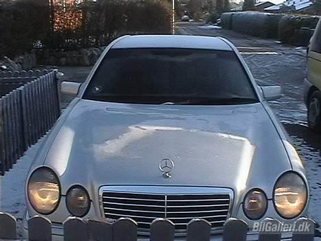 Mercedes Benz E300 D Turbo solgt billede 16