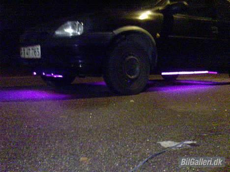 Opel Corsa B - *Solgt* - Mit gamle Underglow "Flået i stykker" :( billede 2