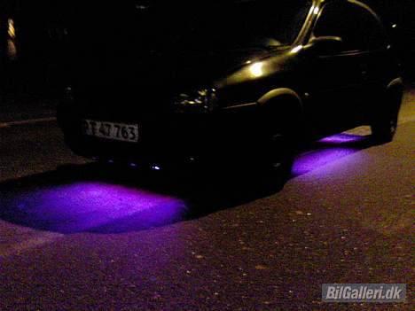 Opel Corsa B - *Solgt* - Lidt mere underglow.. Det ser jo lækkert ud.. billede 5