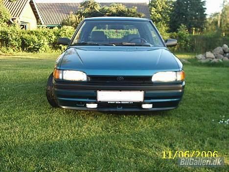 Mazda 323 1.3i 16v LX *SOLGT* billede 4