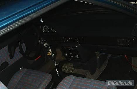 Mazda 323 1.3i 16v LX *SOLGT* billede 5