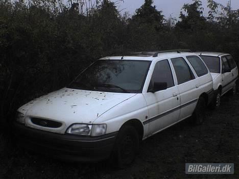 Ford Fiesta - Nyt projekt:  Dette er så mit nye projekt en Ford escort 1.8 st.car fra 93 billede 8