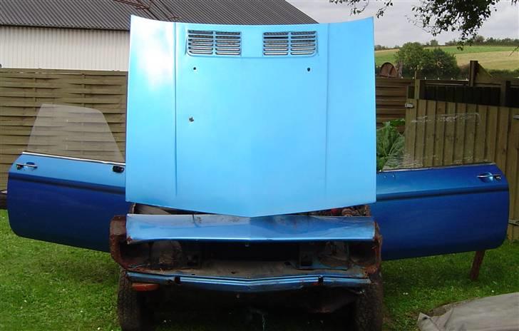 Opel manta a - Den sidste nye slagt manta, med en let frontskade, hidsig farve... billede 8