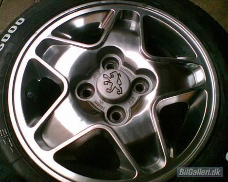 Peugeot 205 version "SU Bling" - Fælge, helt færdig! (har taget "hullerne" imellem egerne med nu) billede 8