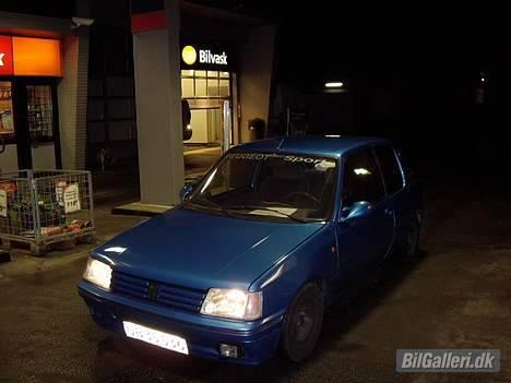 Peugeot 205  billede 2