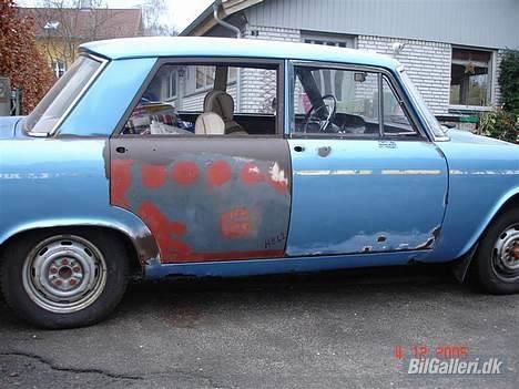 Fiat 1800 B - En enkelt ny, brugt dør skulle der til - December 2005 billede 11