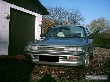 Toyota Carina II   - Hjemmelavet front med gitter og TOYOTA emblem billede 6