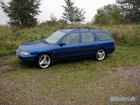 Ford Mondeo st.car. ** SOLGT** - Det er disse 17" ruller fra min gamle "deo" der skal på....jeg var så uheldig at den blev totalskadet...påkørsel bagfra mens jeg holdt stille....Men nu lever de videre her ! billede 1