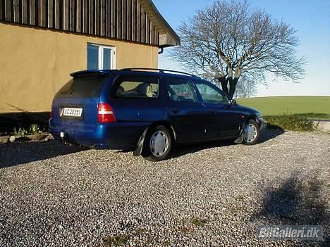 Ford Mondeo st.car. ** SOLGT** - Færdig samlet...syntes selv den ser ok ud med den nye lak..performance blue.... billede 4