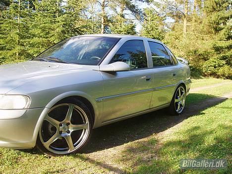 Opel Vectra b 1.8 16 V billede 2