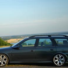 Opel Vectra 1.8 16V Sport