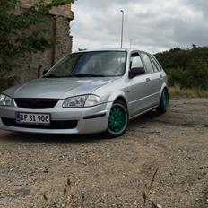 Mazda 323F BJ Solgt