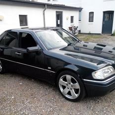 Mercedes Benz c 250 2,5 TD AUT  (5cyl)
