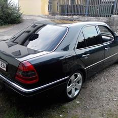 Mercedes Benz c 250 2,5 TD AUT  (5cyl)