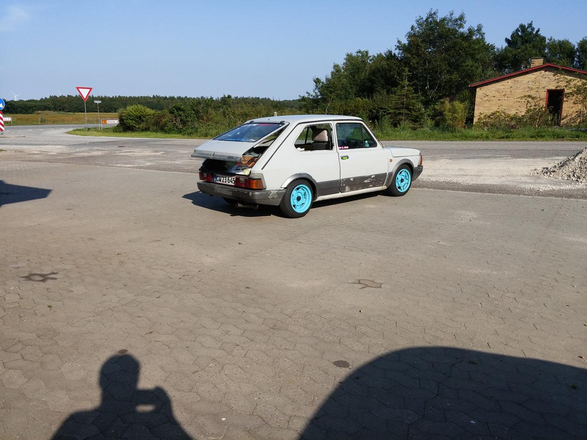 Fiat 127 Mk III 1050 "Boten Anna" - 1 time senere udenfor værkstedet billede 6