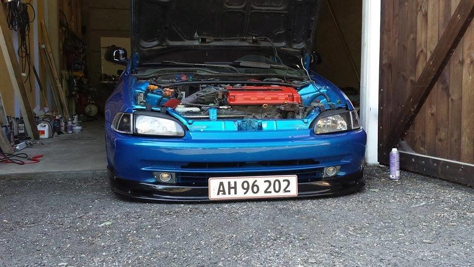 Honda Civic Eg9 Vti - Man kunne godt ønske den var så lav. Ser lidt ondt ud:) billede 10