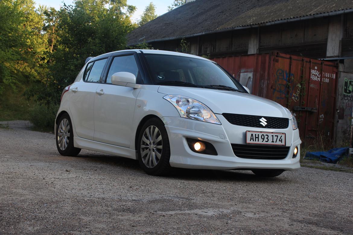 Suzuki Swift 1,2 - totalskadet billede 3