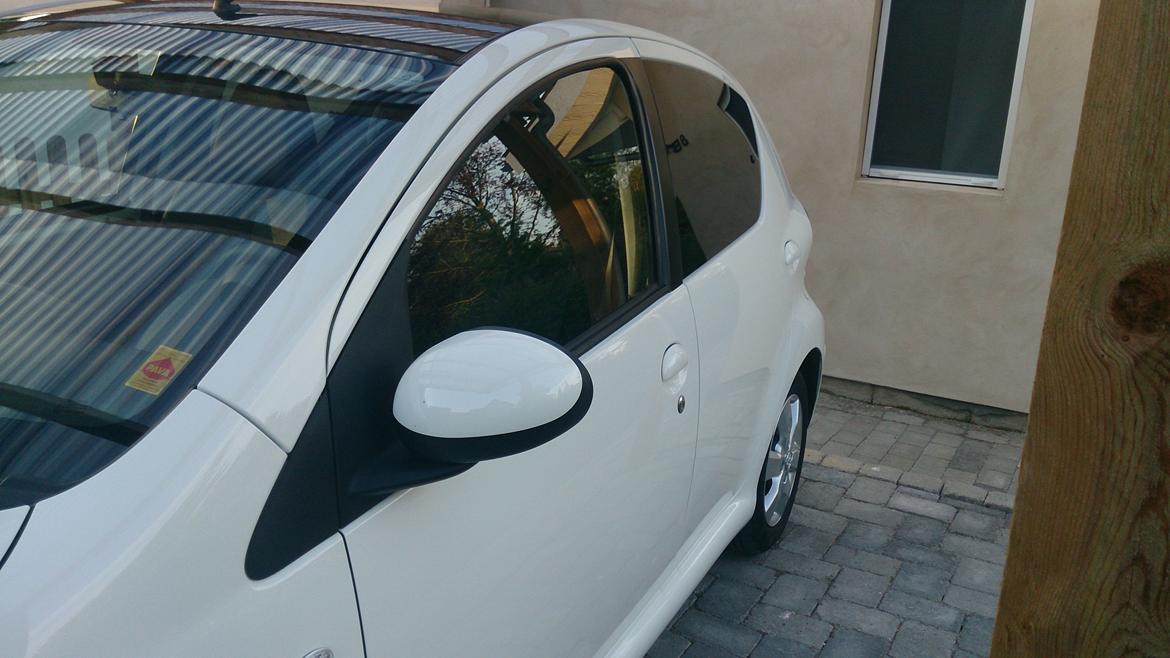 Toyota Aygo - Black & White billede 3