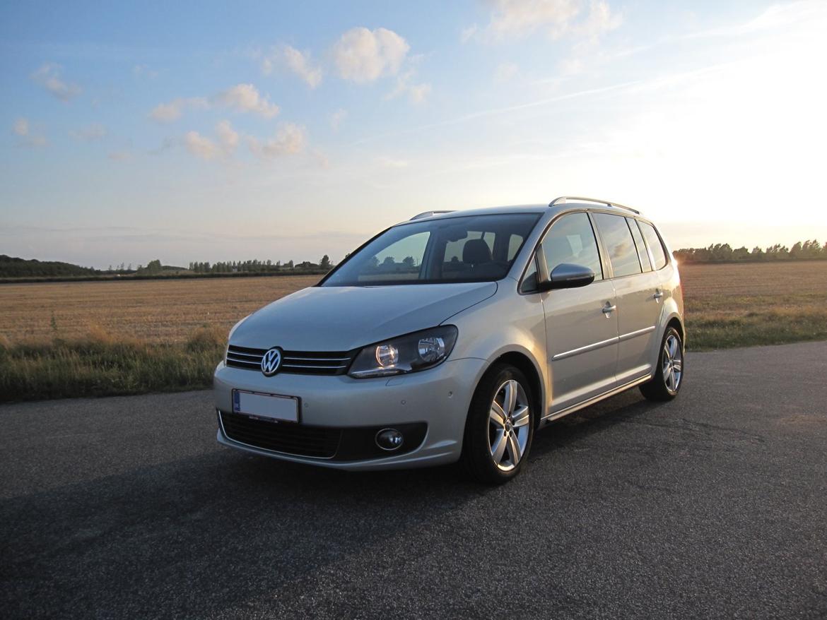 VW Touran Highline (MiniBussen) billede 1