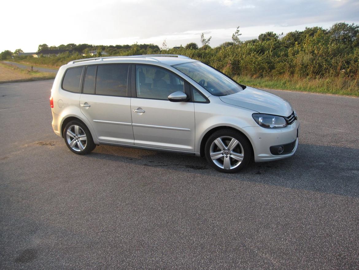 VW Touran Highline (MiniBussen) billede 3