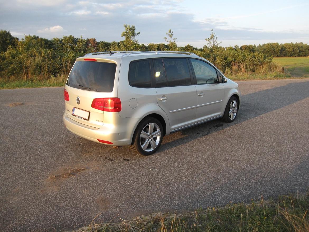 VW Touran Highline (MiniBussen) billede 4