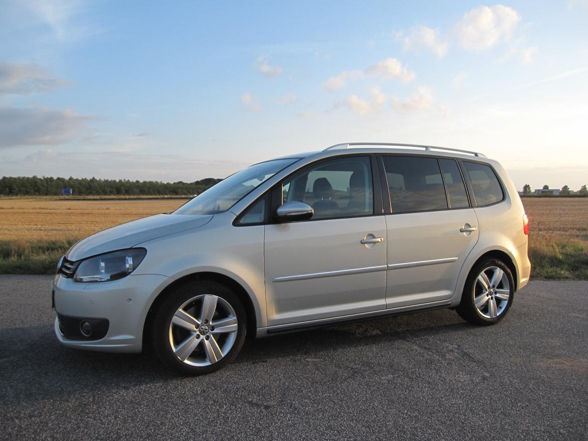VW Touran Highline (MiniBussen) billede 2
