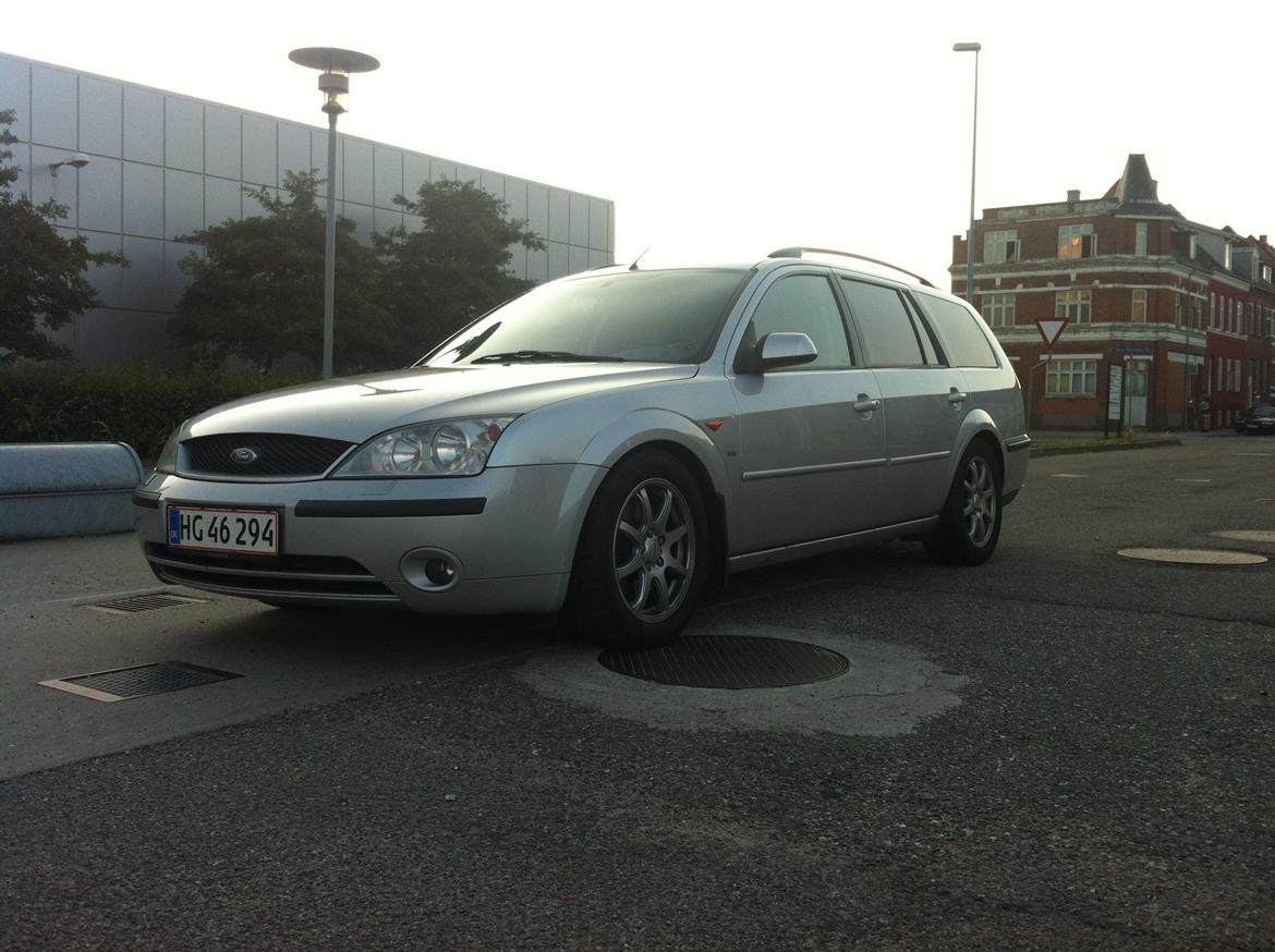 Ford Mondeo 2.5 V6 170 billede 2