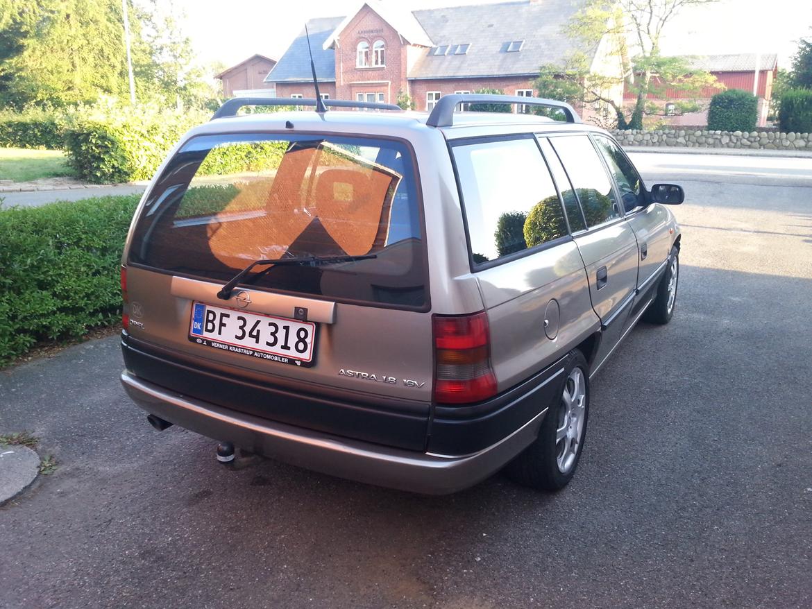 Opel Opel Astra F 1,8 16V Club St.car billede 5