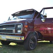 Chevrolet Chevy Van G 20