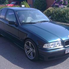 BMW e36 320i