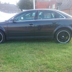 Audi A 4 limousine