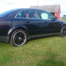 Audi A 4 limousine