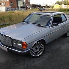 Mercedes Benz w123 230 CE