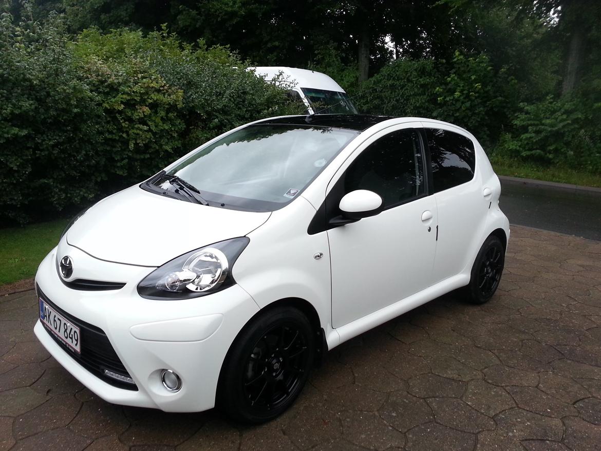 Toyota Aygo Black & White billede 1