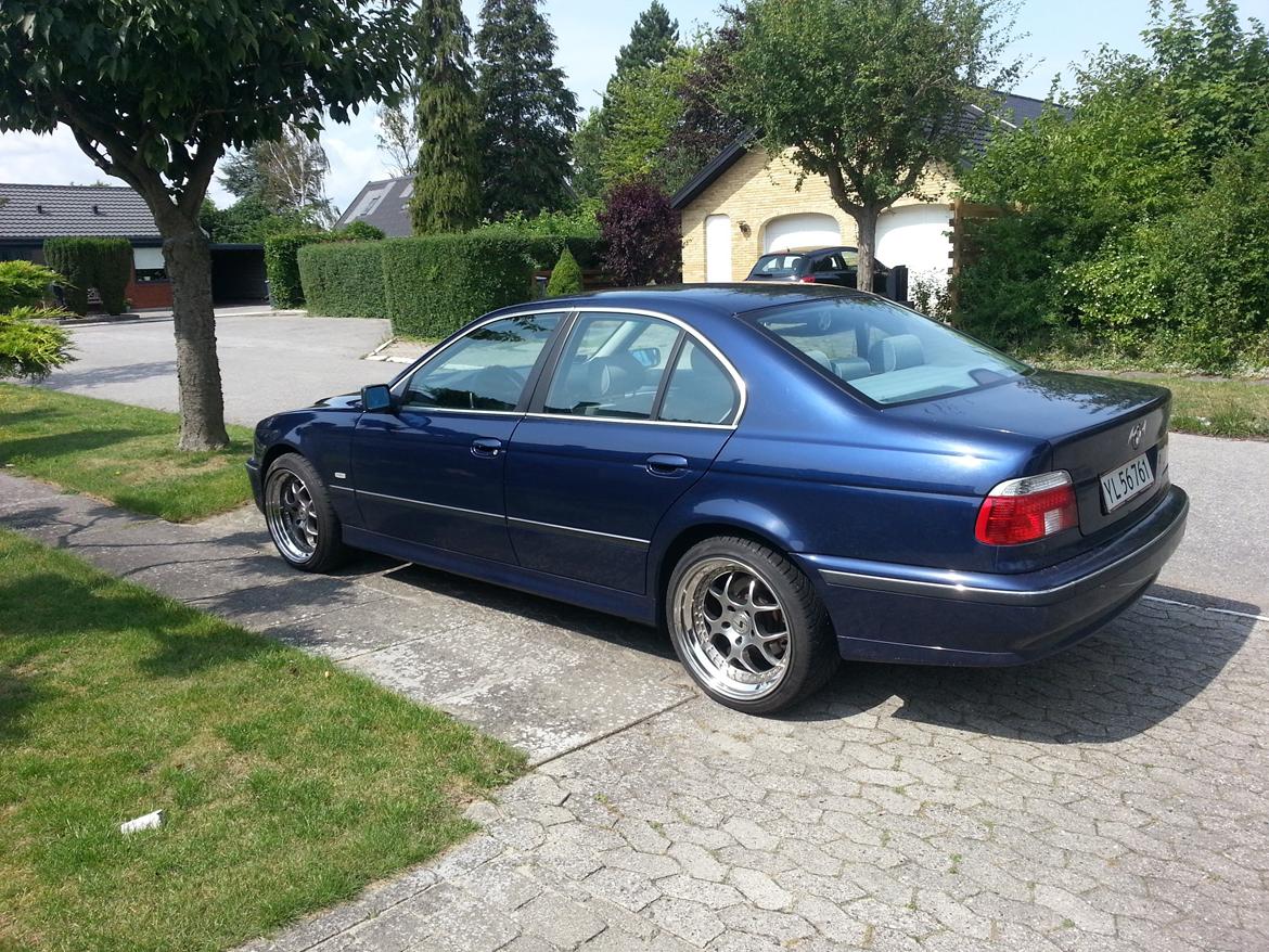 BMW E39 - 520i A - Schmidt vn line. 9,5 og 10,5 x 18 . sommerhjul billede 2