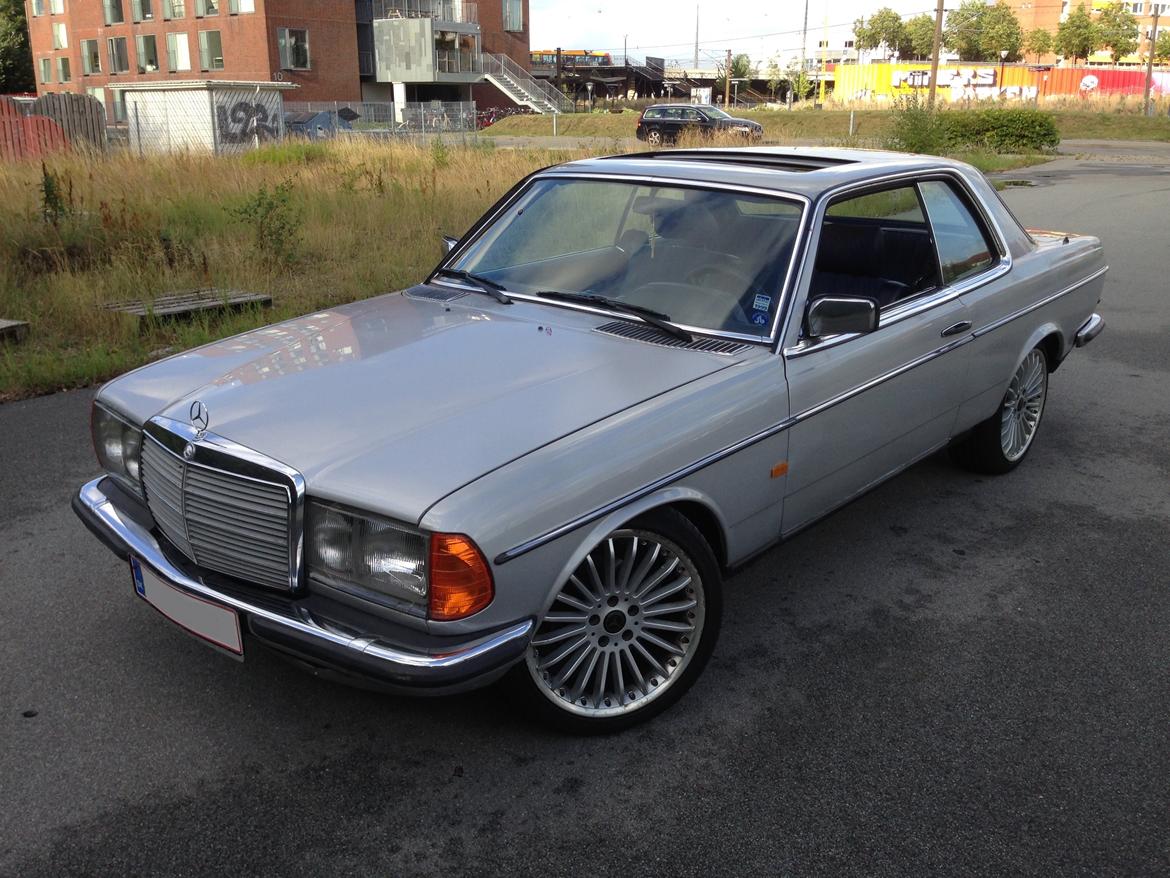 Mercedes Benz w123 230 CE billede 1