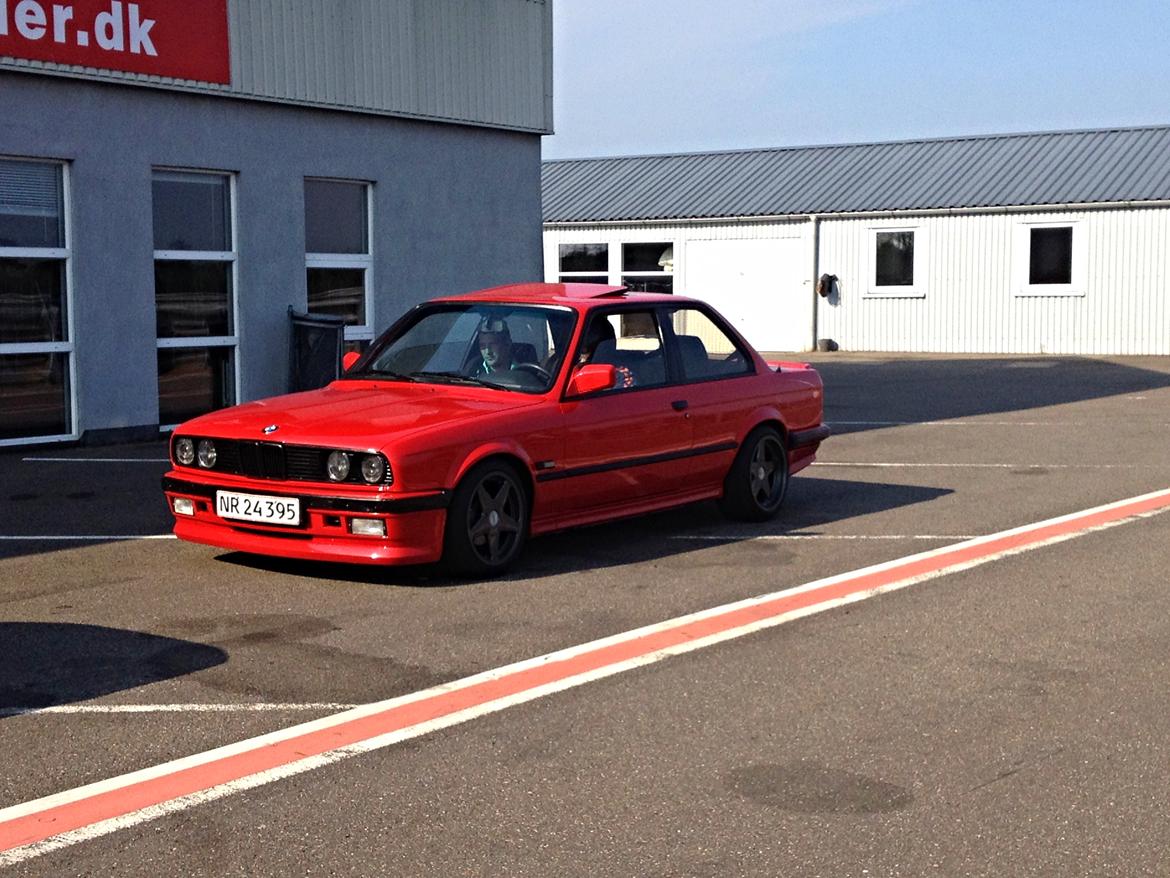 BMW E30 320T billede 1