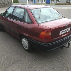 Opel Astra 1,6 8v