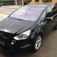 Ford S-max titanium