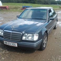 Mercedes Benz E 300 D