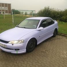 Opel Vectra B 2.5i V6 