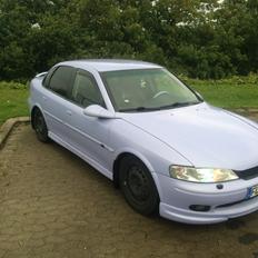 Opel Vectra B 2.5i V6 