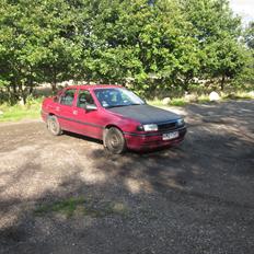 Opel Vectra A 1.8i (SKROTTET) 