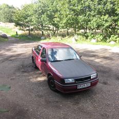 Opel Vectra A 1.8i (SKROTTET) 